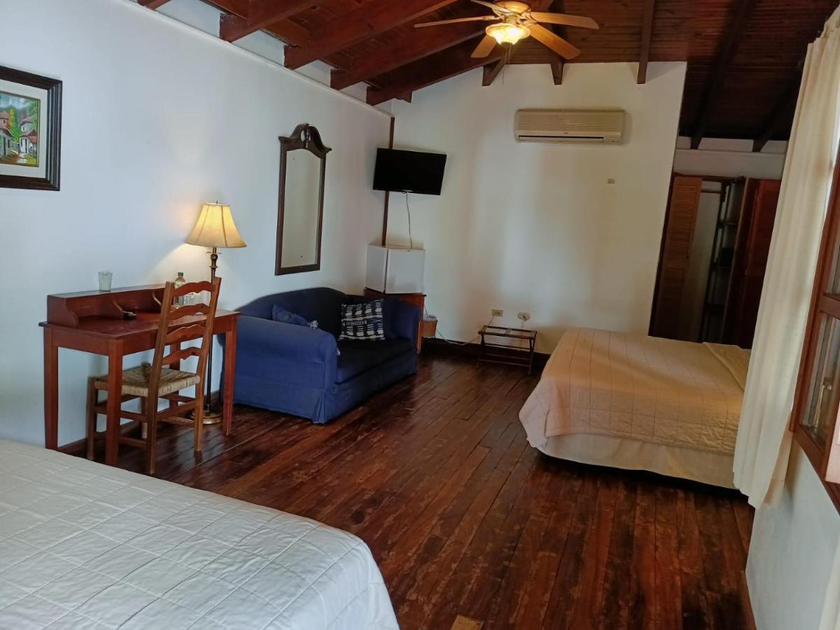 קופאן Hotel Don Udos Bed & Breakfast מראה חיצוני תמונה