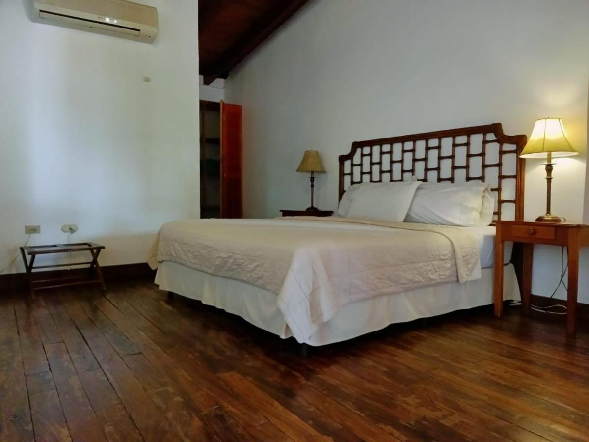 קופאן Hotel Don Udos Bed & Breakfast מראה חיצוני תמונה