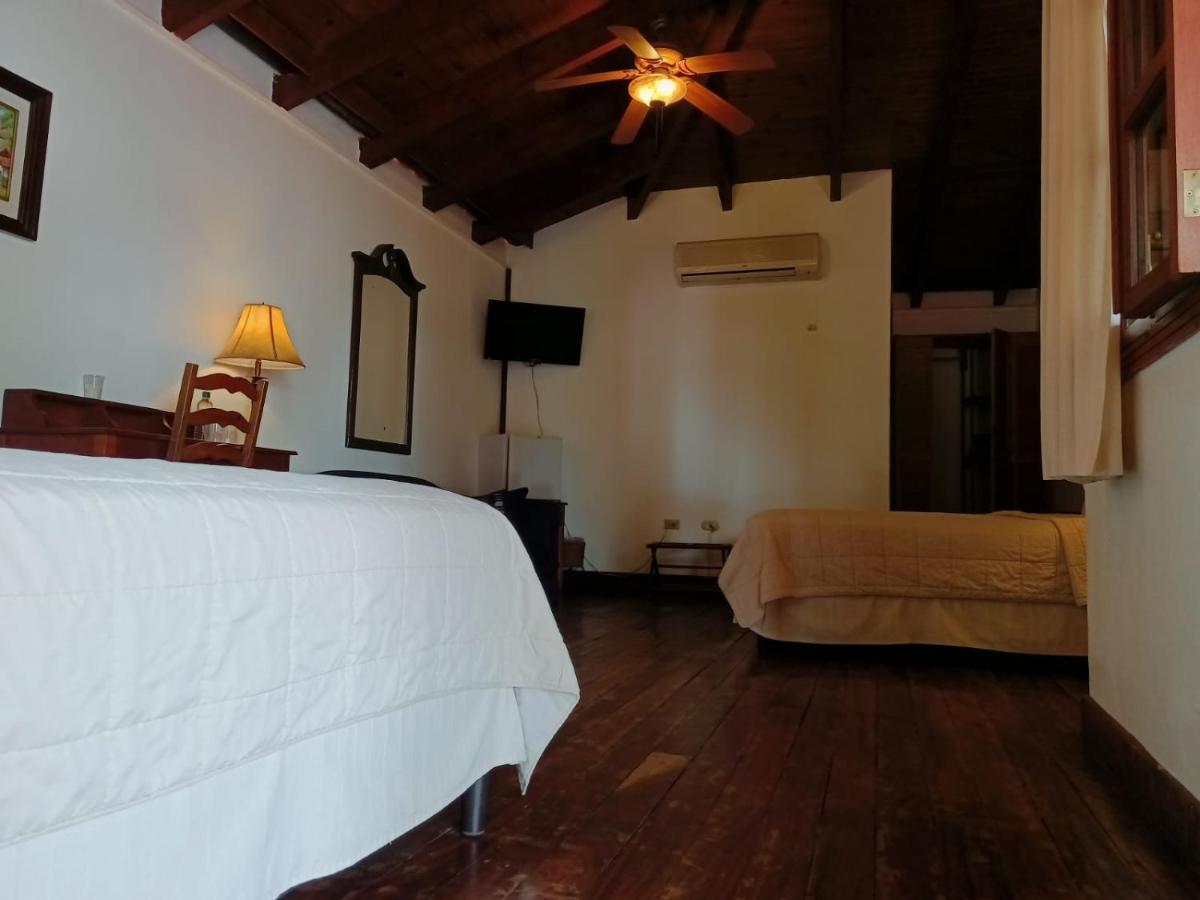 קופאן Hotel Don Udos Bed & Breakfast מראה חיצוני תמונה
